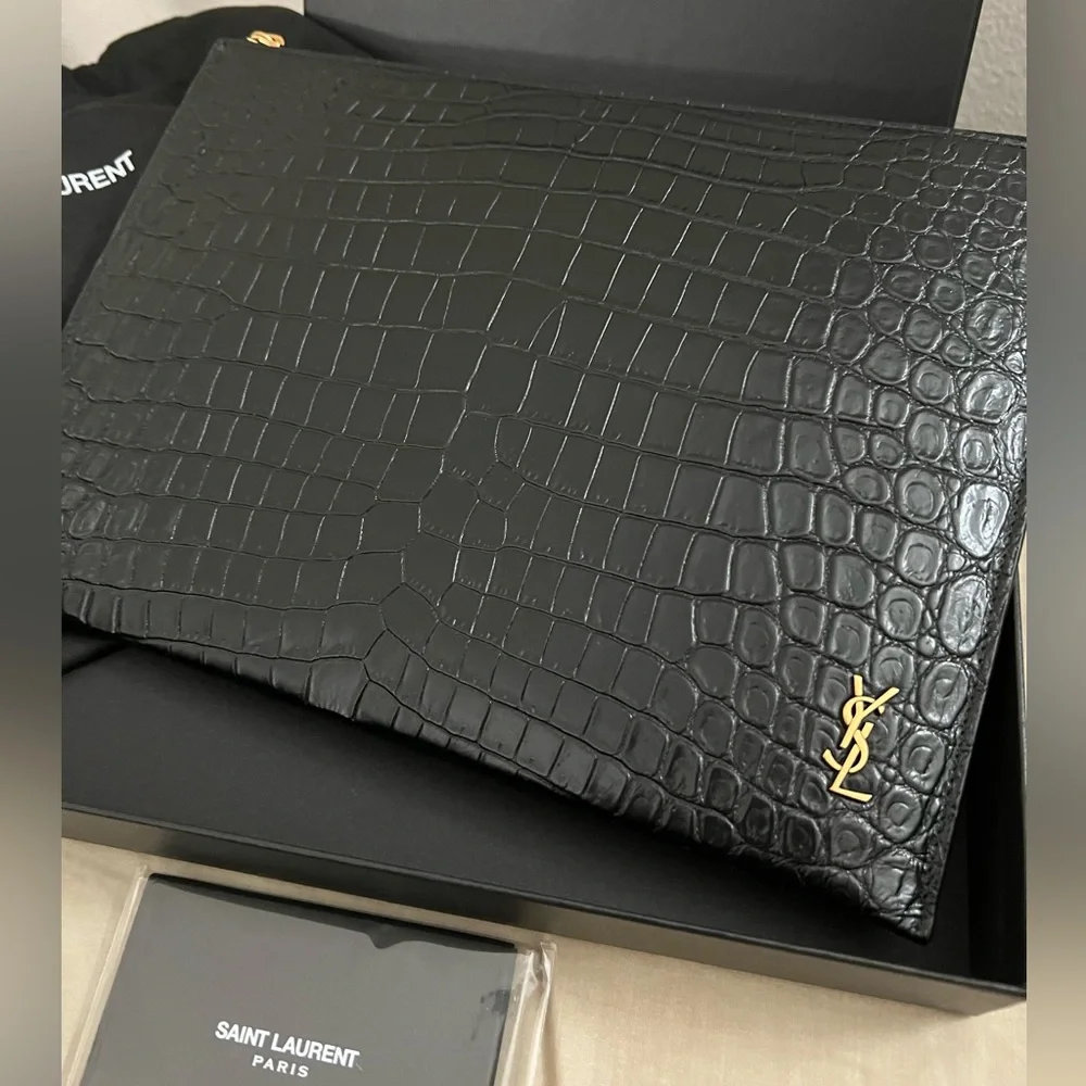 NEW in box. YSL Saint Laurent Black Croc embossed matte leather clutch bag - Picture 2 of 13
